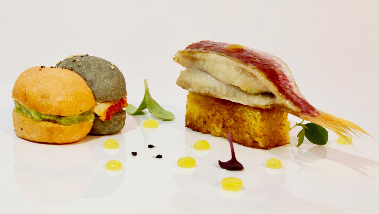 Featured image for “Triglia beccafico con caviale d’arancia e double burger di astice e guacamole”